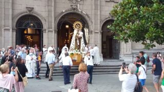 Descubre la magia de la Fiesta de El Carmen en Gijón: un destino turístico imperdible